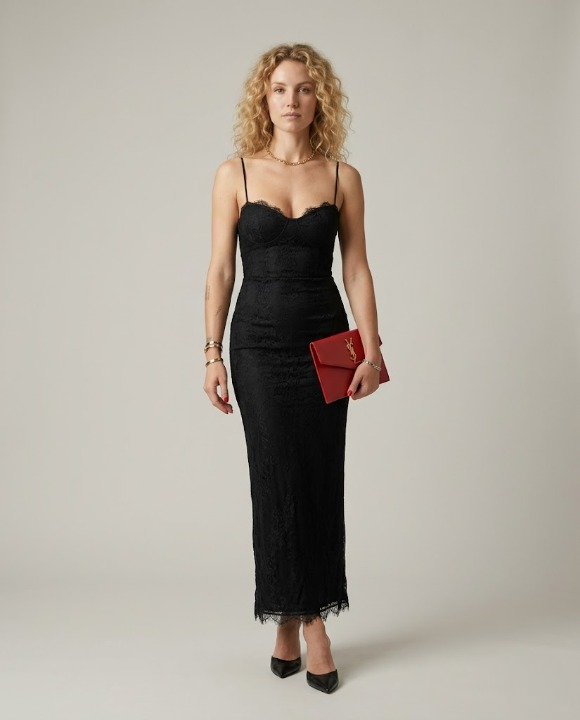 Chiara™ | Vestido Negro Escote Encaje