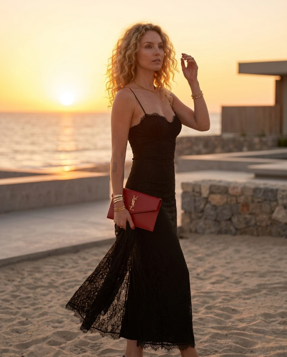 Chiara™ | Vestido Negro Escote Encaje